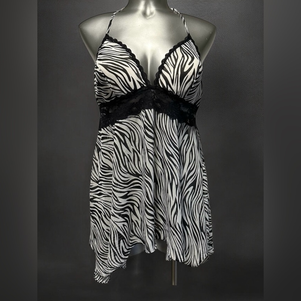 2 for $30 💟Zebra Print Camisole Top